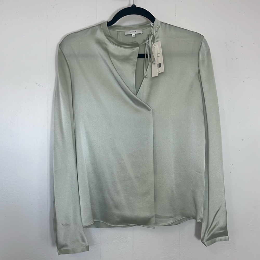 Vince Tie Neck Silk Blouse in Mint Pastel Green XX Small
NWT